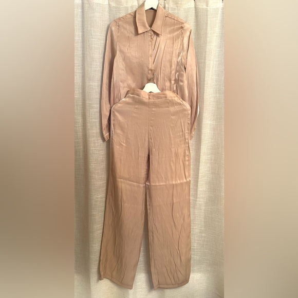 PrettyLittleThing Champagne Co-ord Set - Picture 5 of 6